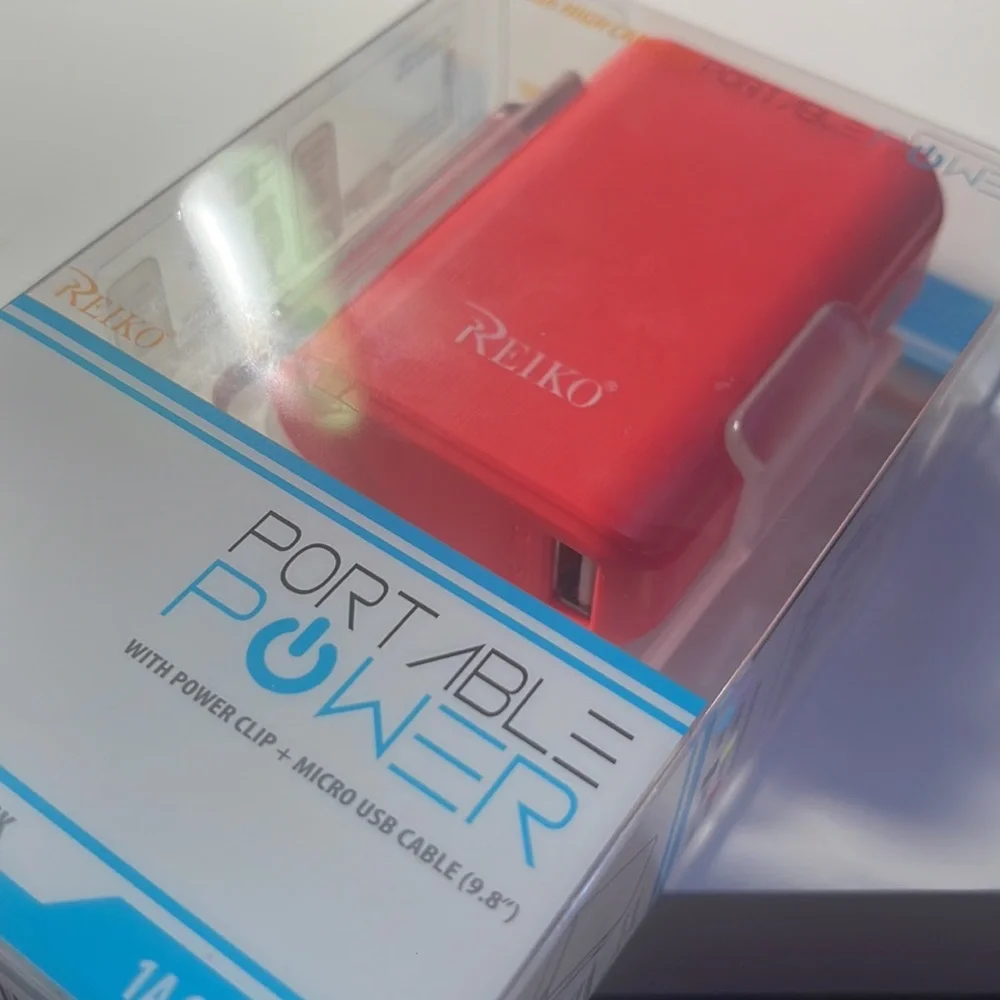 PORTABLE POWER WITH POWER CLIP + MICRO USB CABLE 9.8”